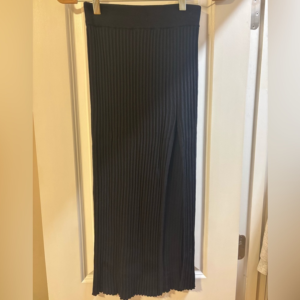 Wilfred Black Ribbed Knit skirt